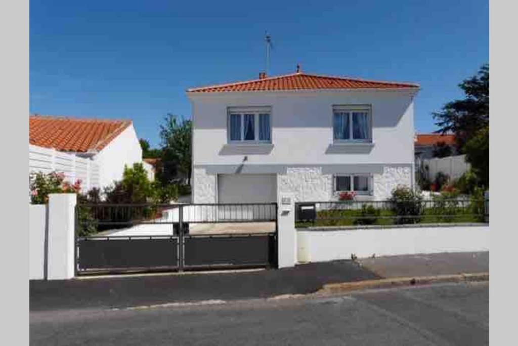 Charmante Maison Idealement Situee Saint-Gilles-Croix-de-Vie Exteriör bild